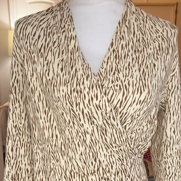 J. MCLAUGHLIN FAUX WRAP STRECHY BEIGE ANIMAL PRINT COLLAR DRESS - SIZE XS - Picture 1 of 12